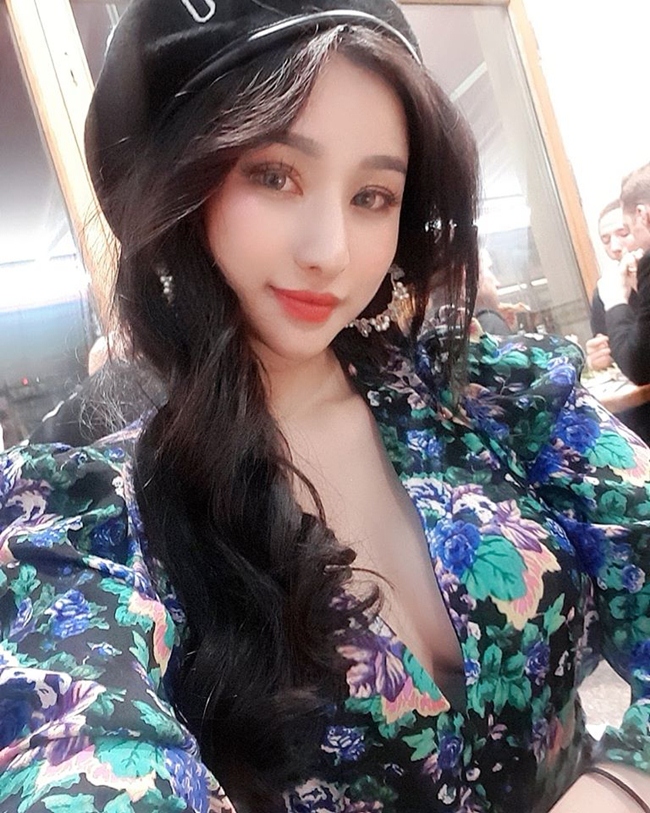 Ivy Lê tên thật là Nhật Vy, sinh năm 1992 từng tham gia diễn xuất trong MV của nhiều ca sĩ như HKT, Du Thiên và đóng MV của Hồ Quang Hiếu hồi năm&nbsp;2013.