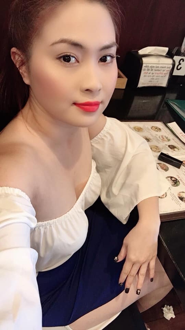 Sau 8 năm chia tay chồng đại gia, cuộc sống của Á hậu 8X có nhiều thay đổi. Được biết, Thu Vân theo gia đình định cư ở Mỹ từ năm 11 tuổi. Cô hiện đang sống cùng gia đình ở Garden Grove, California. Cô vẫn chưa kết hôn và thường xuyên về Việt Nam thăm bạn bè và người thân.