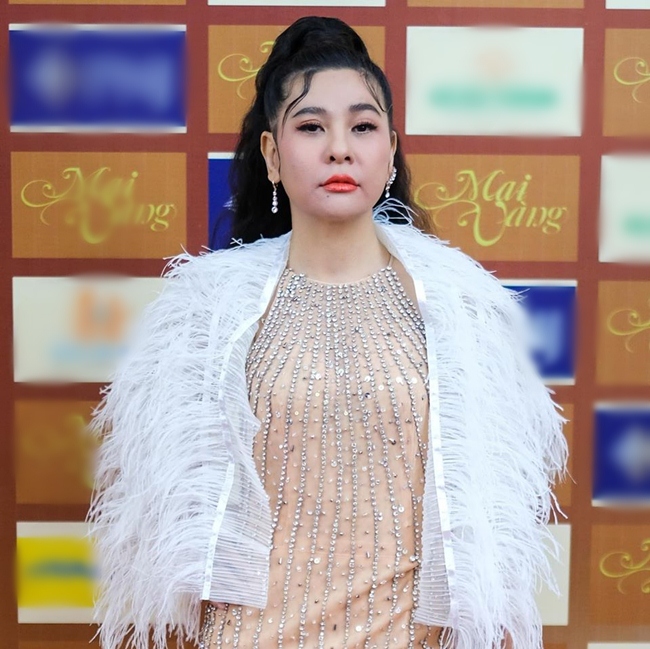 Sau 2 năm vướng tai tiếng ồn ào trên, sự nghiệp của cặp đôi không có nhiều bứt phá. Thậm chí, bộ phim mới của cô là 