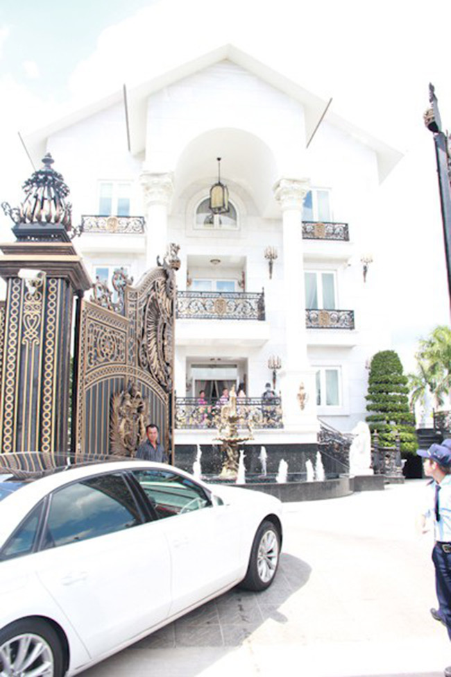 Không chỉ được giới thiệu trên truyền hình Hàn, gia đình nhà chồng Tăng Thanh Hà còn lên báo chí quốc tế.