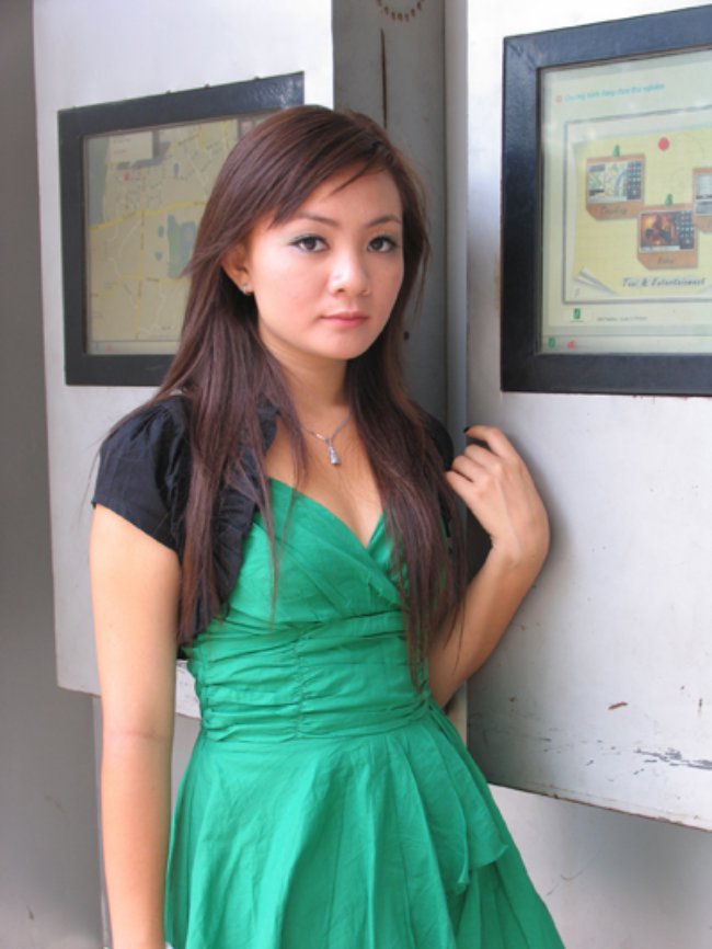 Tuy nhiên, nổi tiếng sớm lại là rào cản lớn đối với Xuân Mai. Khán giả luôn nhắc đến cô với những bài hát dành cho các bé và không chấp nhận với việc