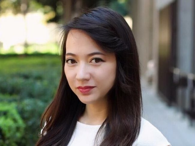 Tuy nhiên, khi đó, Xuân Nghi đã quyết định từ bỏ tất cả để đi du học và “đầu quân” vào trường đào tạo nghệ sĩ danh tiếng ở bang California của Mỹ. Trong những năm tháng định cư tại Mỹ, Xuân Nghi luôn ấp ủ việc trở lại với âm nhạc.