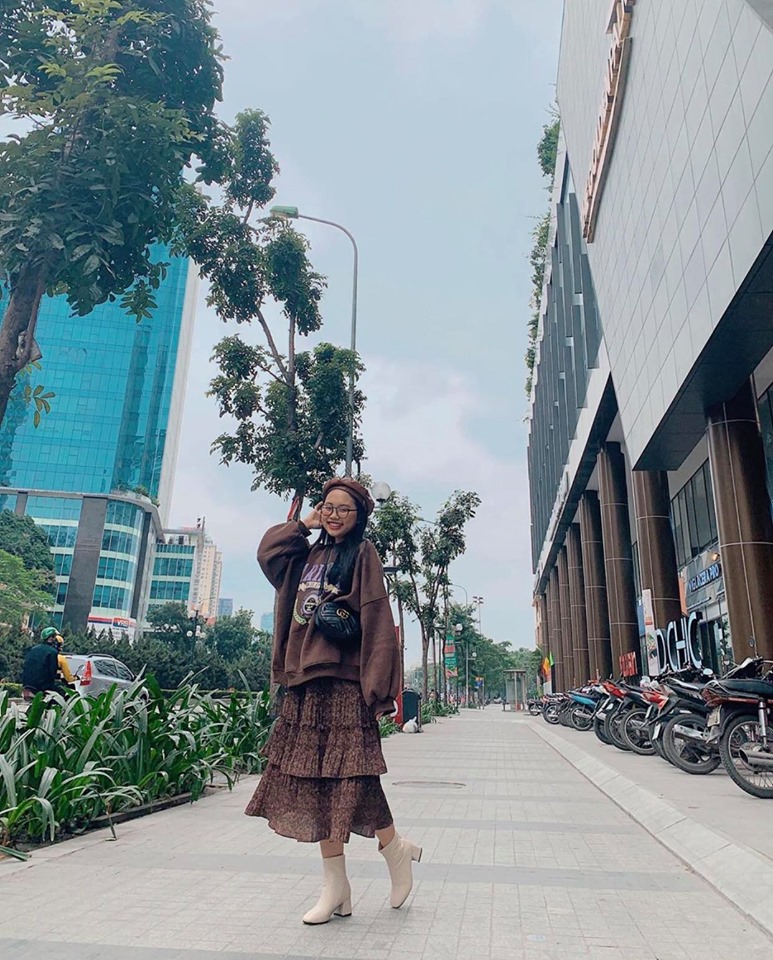 17 tuổi, Phương Mỹ Chi dùng túi hiệu, giày hiệu hơn 20 triệu đồng - 1