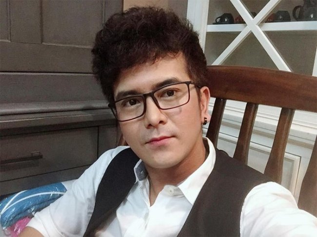 Nhiều năm hoạt động nghệ thuật, Hùng Thuận vẫn không hài lòng về cuộc sống.