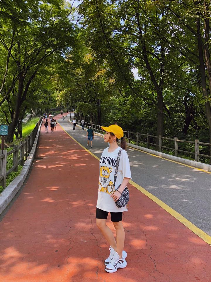 Mỹ nhân Việt sở hữu 50 tỷ tuột váy thành đồ ngủ trong trên truyền hình - 6