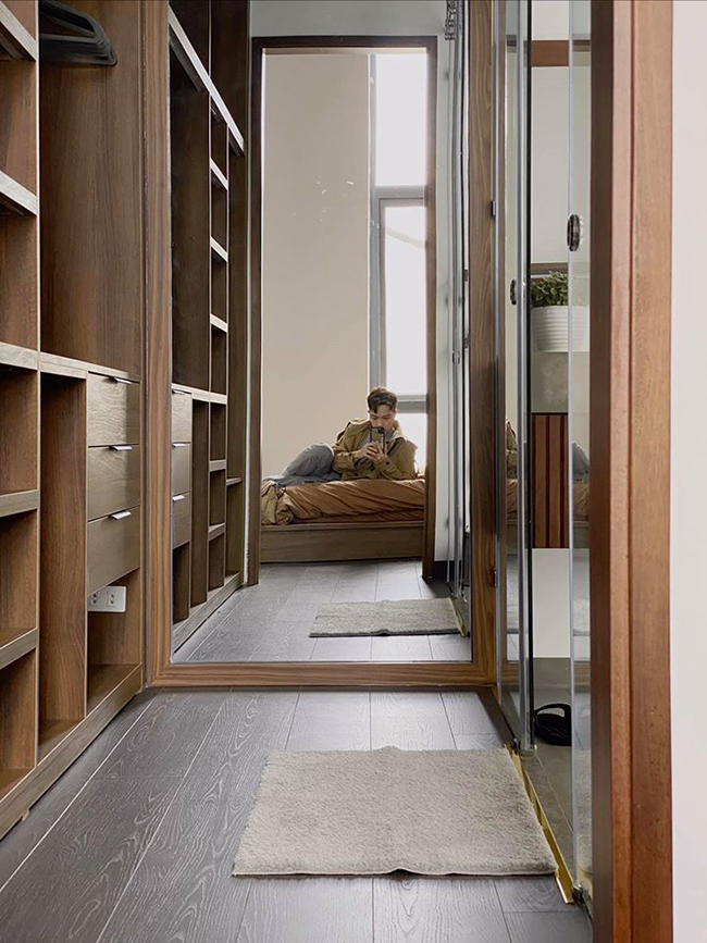 Tông chủ đạo của căn nhà là nâu-xám-trắng.