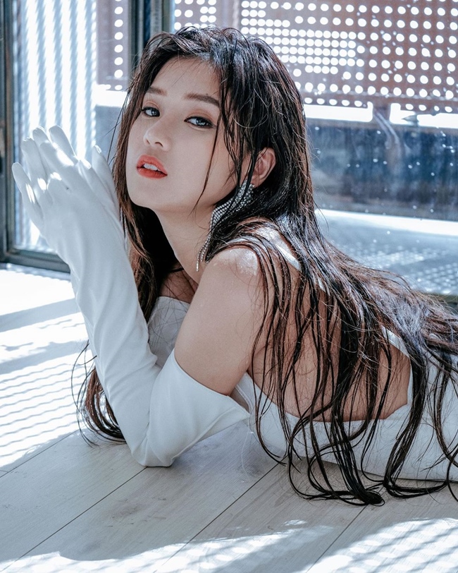 Giọng ca 25 tuổi khẳng định, cuộc sống hiện tại&nbsp; không phải giàu có nhưng cũng không đến mức túng thiếu như 5 năm về trước. 