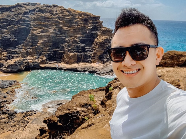 Sau khi tốt nghiệp trường Đại học Texas tại Dallas, Thành Vinh dành phần lớn thời gian đi du lịch, khám phá các nền văn hóa trên thế giới.