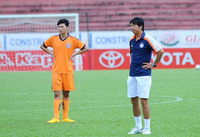 Danh thủ Lê Huỳnh Đức kết hôn đã hơn 20 năm. Anh và bà xã Hồng Vân có ba người con, hai trai một gái. Lê Hồng Phúc là con trai lớn của anh. Trước đây, Phúc thường xuyên được bố Huỳnh Đức cho ra sân tập luyện bóng đá cùng. Sau khi tốt nghiệp cấp ba, Phúc sang Úc học ngành phi công.