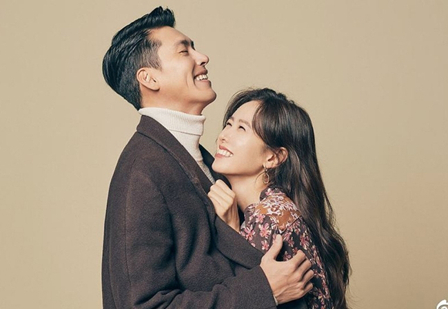 Vì quá đẹp đôi nên hai diễn viên bị đồn hẹn hò ngoài đời thực.