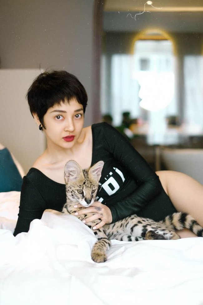 Khi cắt tóc ngắn, nữ ca sĩ 