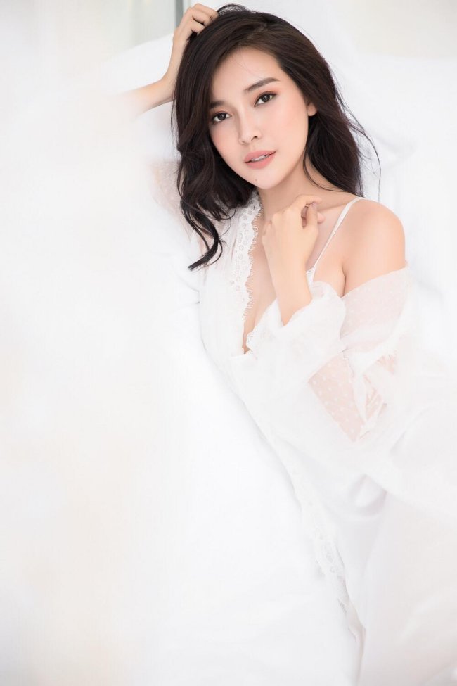 Cao Thái Hà sinh năm 1990, cô là diễn viên quen thuộc từng xuất hiện trong nhiều bộ phim như