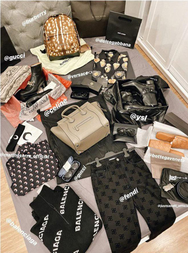 Nam ca sĩ còn sẵn sàng chi nửa tỷ đồng sắm hàng hiệu mặc Tết.