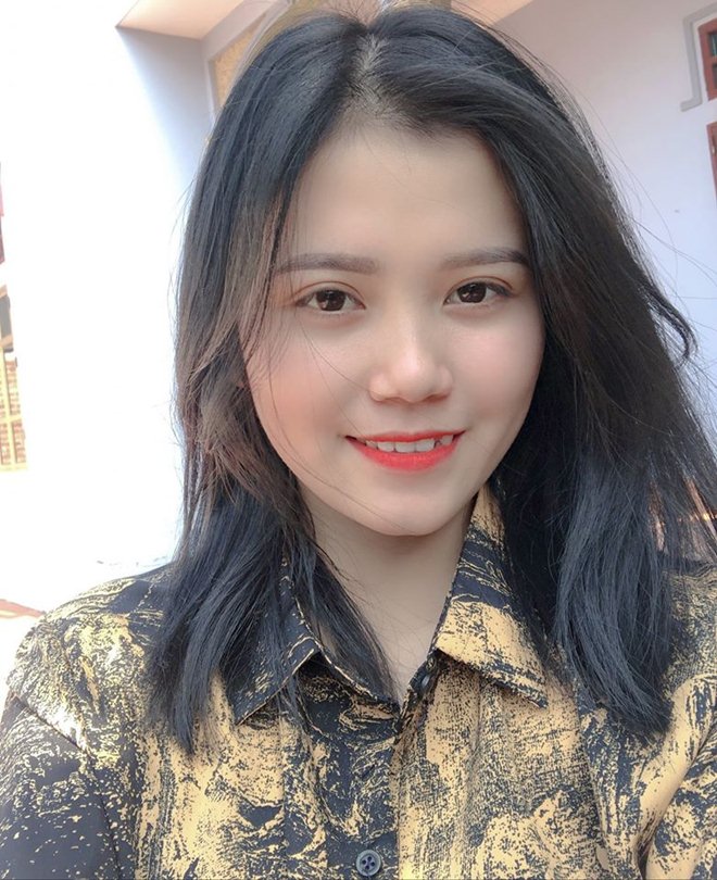 Con gái bà Tân xăm mình