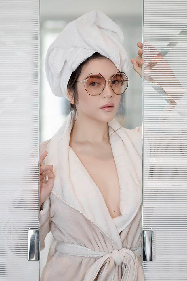 Nữ diễn viên Việt còn là con nuôi của nữ tỷ phú Alice Chiu và ông Nitin Shah - tỷ phú Ấn Độ.