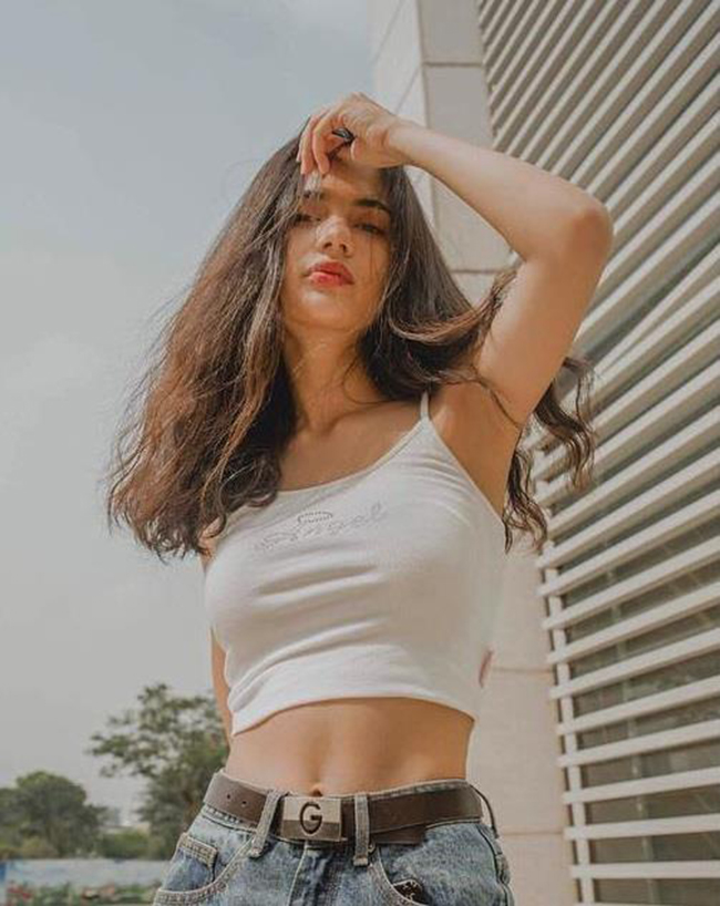 Nữ sinh 19 tuổi cho biết trước mắt muốn tập trung vào việc học và cũng đang ấp ủ một vài dự định trong lĩnh vực nghệ thuật.