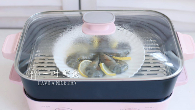 Quên gừng hay rượu đi, hấp tôm cho thứ này vào, đảm bảo không tanh, ngọt thơm vô đối - 2