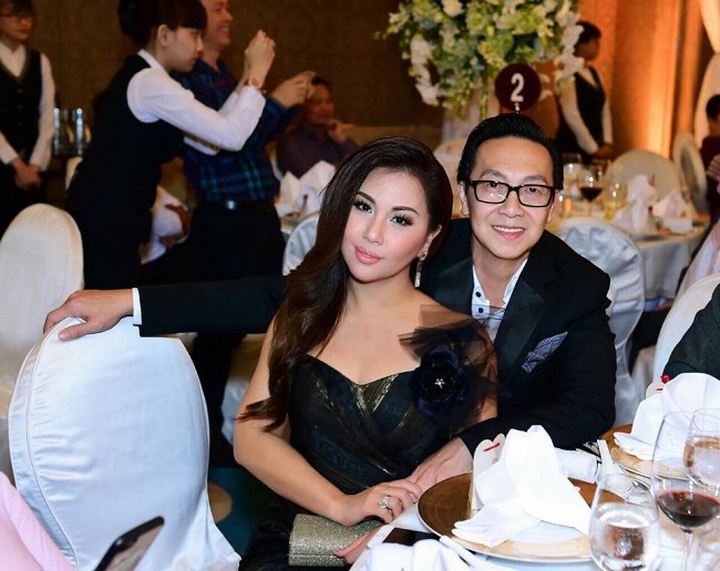 Mặc dù không phải tỷ phú như chị gái Hà Phương, nhưng chồng Minh Tuyết cũng là một doanh nhân thành đạt tại Mỹ. Anh sở hữu tài sản triệu đô cùng hàng loạt dự án bất động sản có giá trị tại các thành phố lớn  