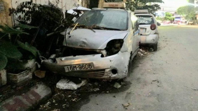 Giật mình dàn xe taxi