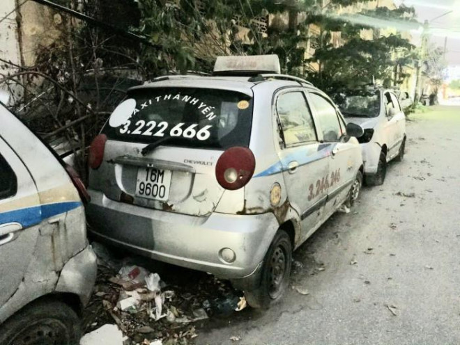 Giật mình dàn xe taxi 