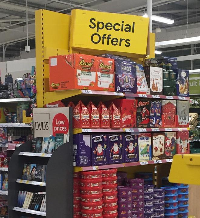 Hóa ra tủ đựng đồ ở siêu thị không phải dùng để đề phòng trộm cắp, tác dụng của chúng lại là một