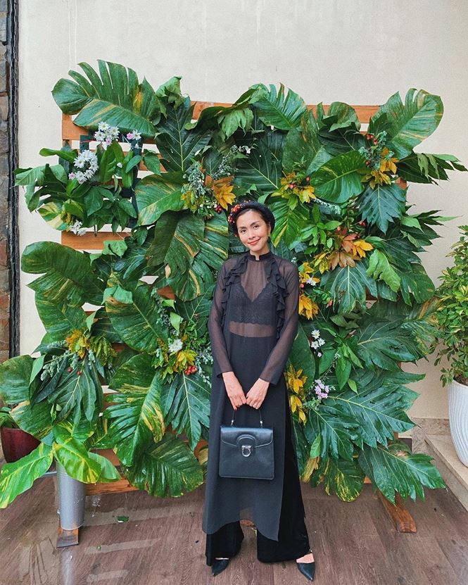 Hà Tăng bạo dạn diện trang phục xuyên thấu lộ nội y gây tranh cãi - 2