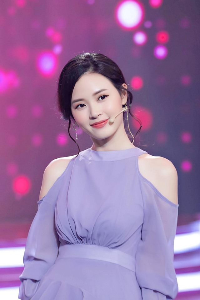 Chán làm gái ngoan, Midu