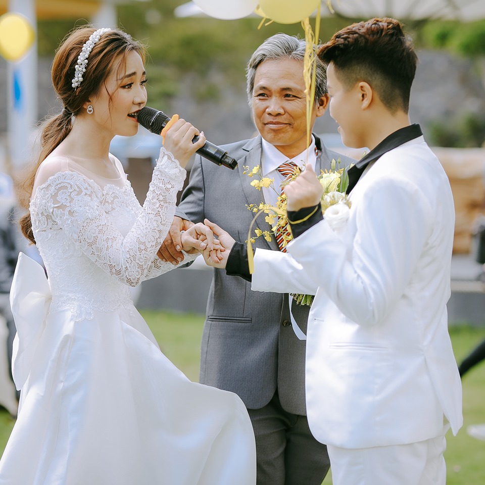 Nữ ca sĩ Việt có cuộc hôn nhân đồng tính khi mới 19 tuổi hiện sống ra sao? - 10