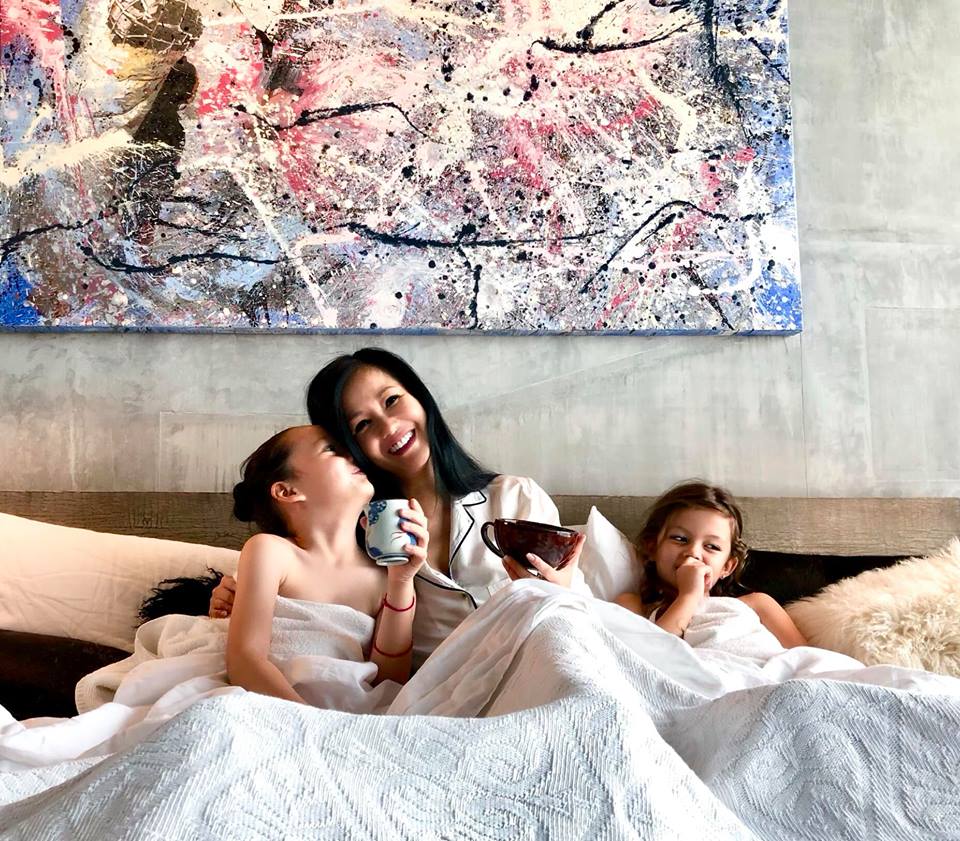 Cuộc sống của mẹ con ca sĩ Hồng Nhung sau khi chồng cũ tái hôn - 13