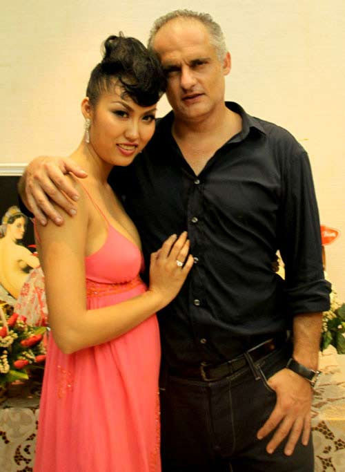 Chồng cũ để lại tài sản giúp Phi Thanh Vân làm giàu bất ngờ xuất hiện ở tang lễ bố vợ - 1