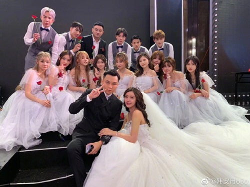 Dàn hot girl đình đám lộ mặt thật trong đám cưới khiến dân tình hốt hoảng - 9