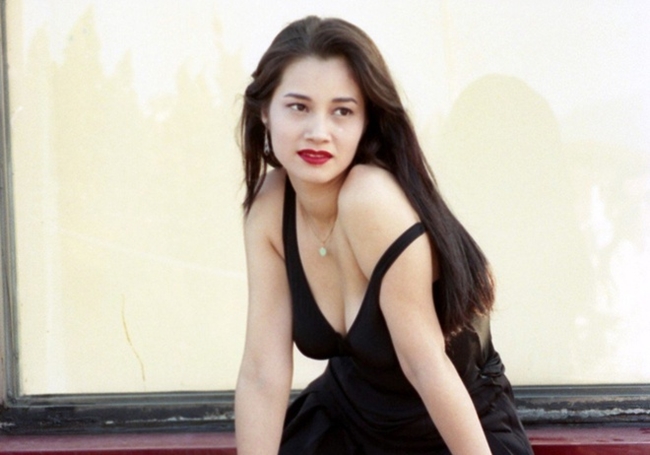 Hình ảnh gợi cảm thời xuân sắc của biểu tượng phim 18+ Hong Kong một thuở.