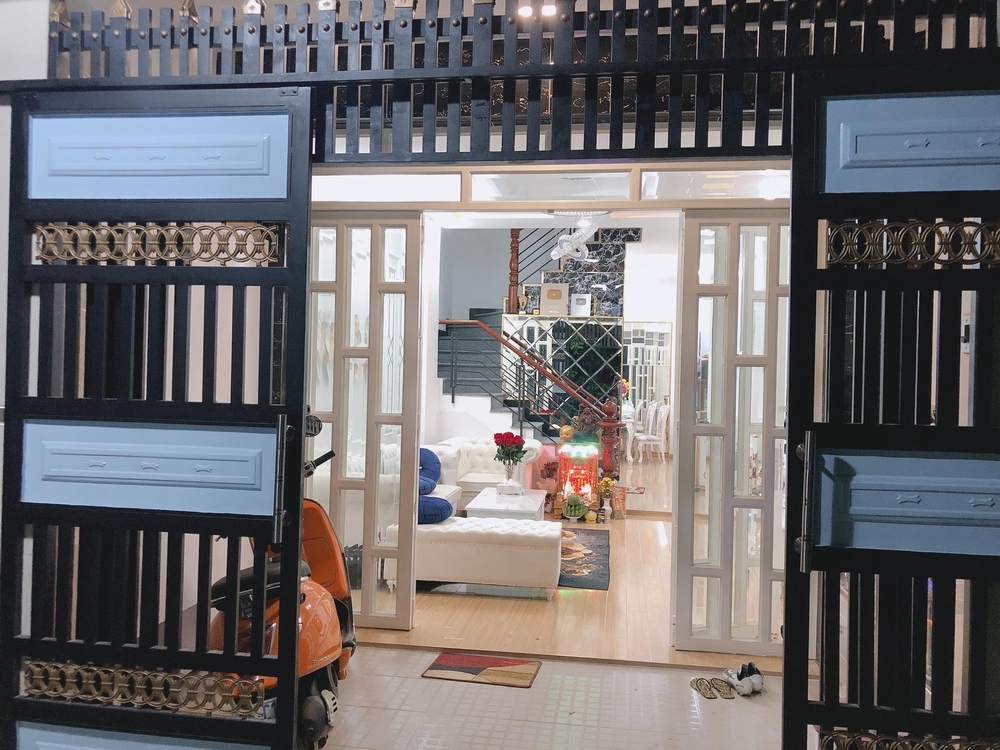 “Ông hoàng miền Tây” đổi đời giàu sang nhờ đi hát hội chợ khiến ai cũng choáng - 4