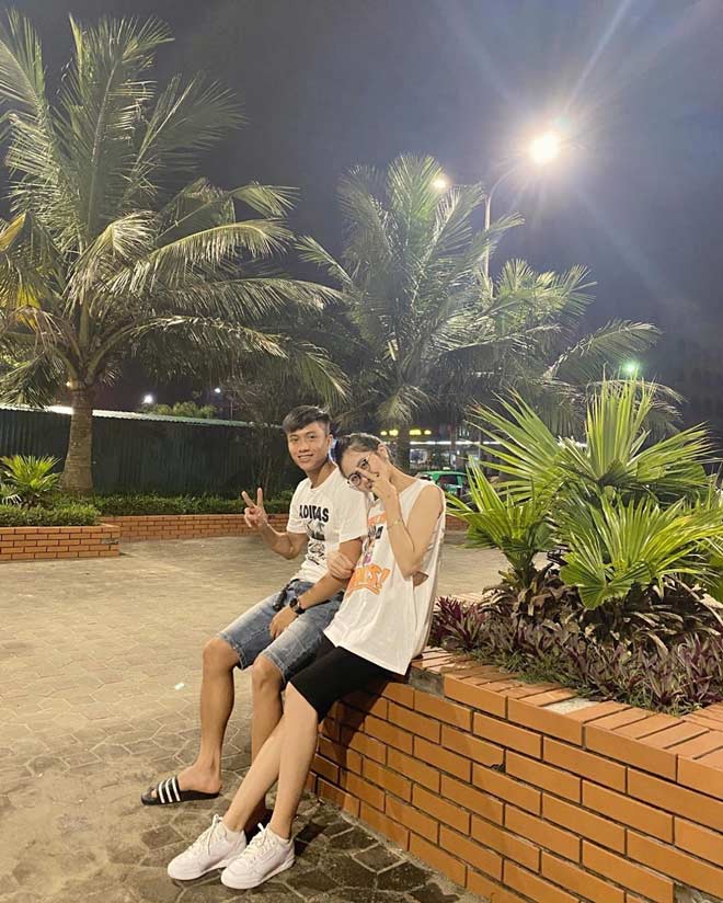 Được chồng cưng như trứng mỏng, vợ Văn Đức thốt lên: “Lấy chồng là chân lý” - 1