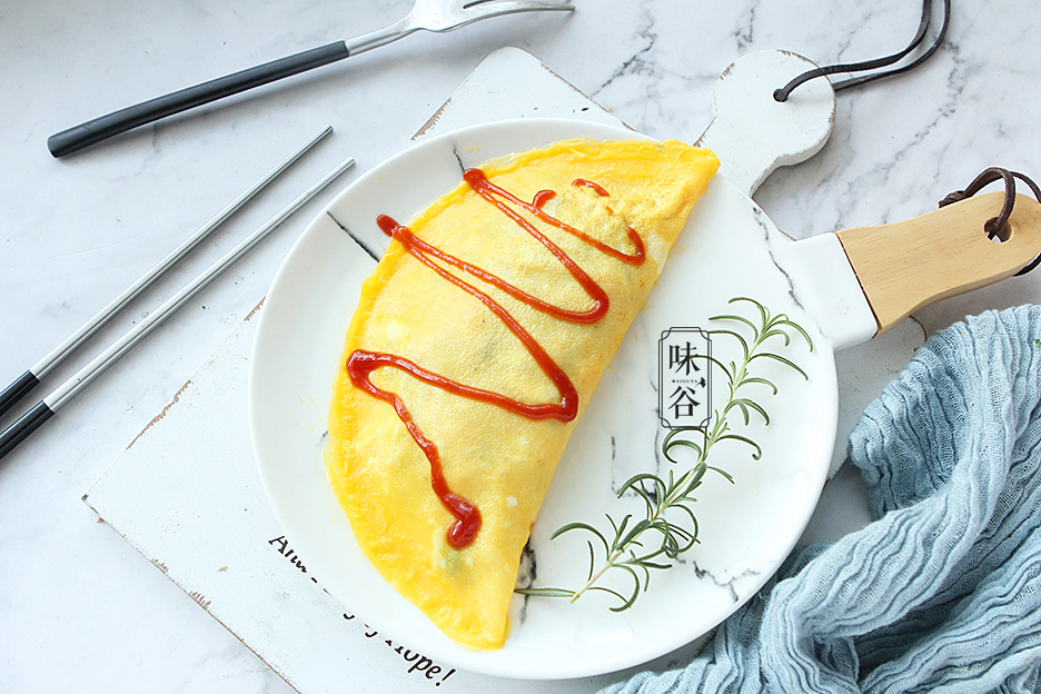 Tận dụng cơm thừa làm món trứng bọc cơm siêu hấp dẫn - 1