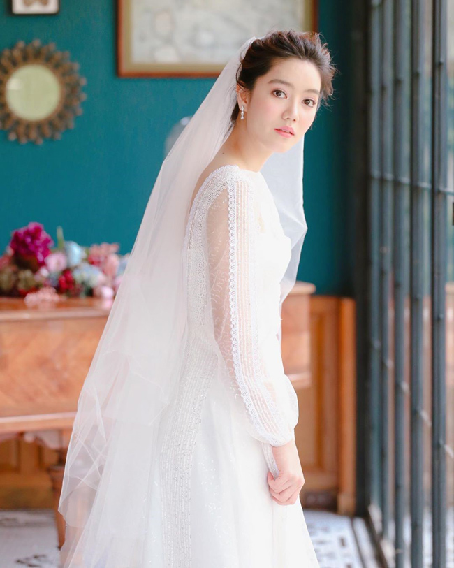 Cô sở hữu lượng fan khổng lồ. Instagram của cô nàng có hơn 500.000 lượt theo dõi.