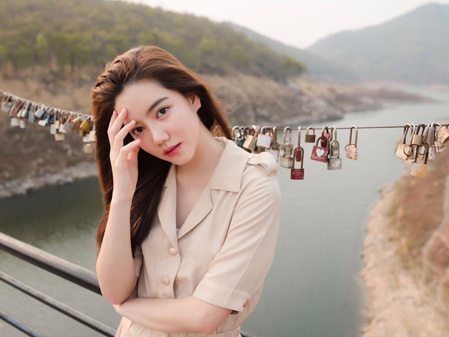 Ngay cả khi không trang điểm cầu kỳ, Richy Oranate vẫn rất xinh đẹp.