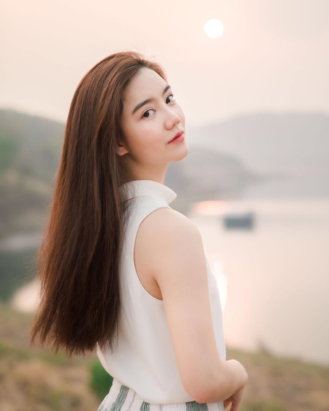 Richy Oranate đẹp và gợi cảm chẳng kém những bóng hồng trong làng giải trí.