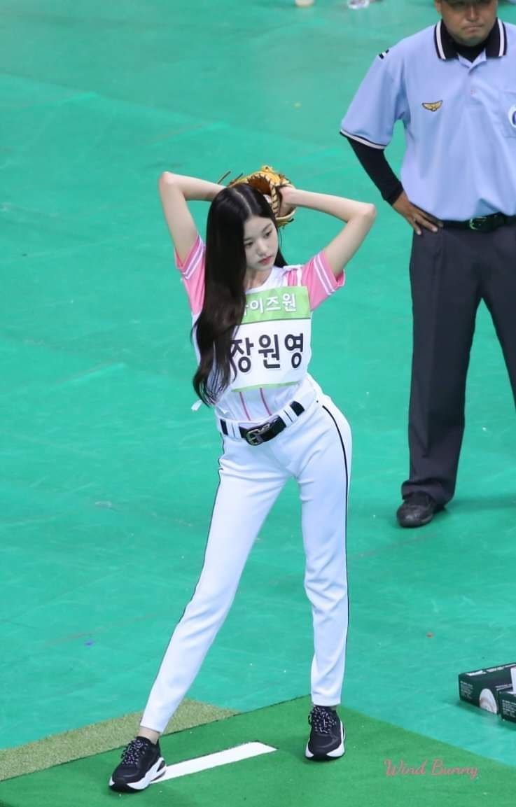 Thiếu nữ xinh đẹp mặc cảm vì đôi chân thon, dài gấp đôi người - 7