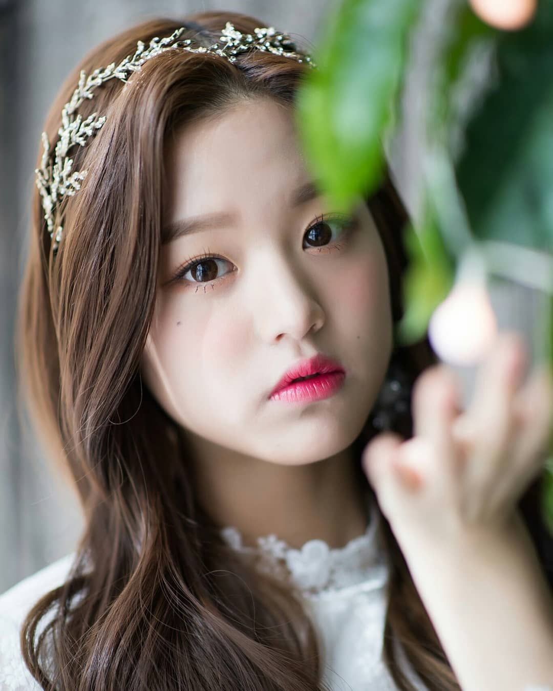 Thiếu nữ xinh đẹp mặc cảm vì đôi chân thon, dài gấp đôi người - 3