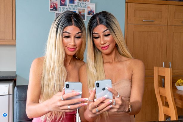 Chị em sinh đôi hệt nhau khiến bạn trai dở khóc dở cười vì nhận nhầm - 5