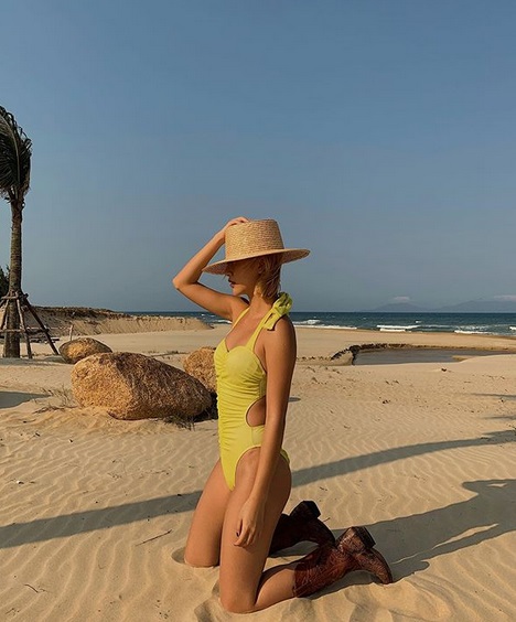 Quỳnh Anh Shin, Yến Trang mặc bikini bé tí xíu đi bốt: Sự nổi loạn vượt khuôn khổ - 8