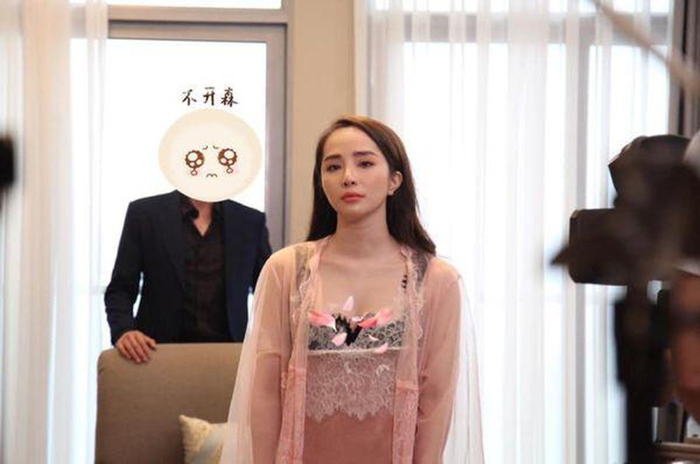 Đừng chọn váy ngủ giống màn tuyn như Nhã