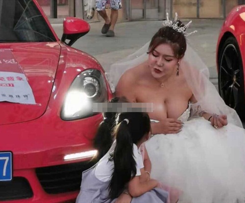 Hot girl siêu vòng 1 bị bắt gặp ngoài đời gây sốc vì nhan sắc thật - 6