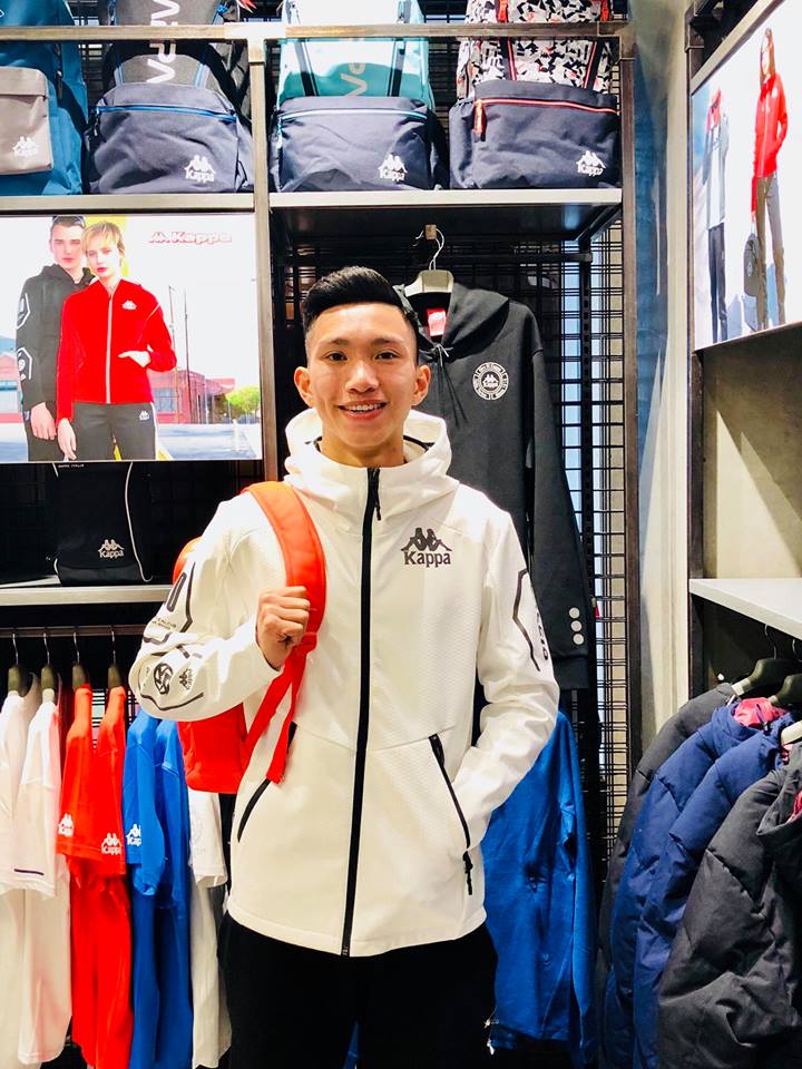 Lương nửa tỷ đồng mỗi tháng, Đoàn Văn Hậu có dùng hàng hiệu