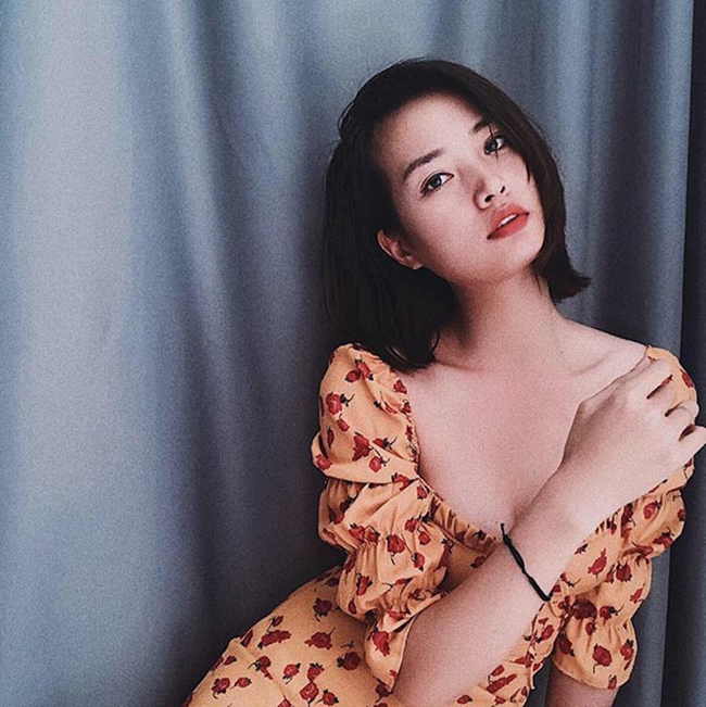 Ngoài thời gian chăm sóc chồng con, chân dài đình đám một thời còn đảm nhận vai trò nhân viên kinh doanh của một công ty nhập khẩu, phân phối đồ uống.