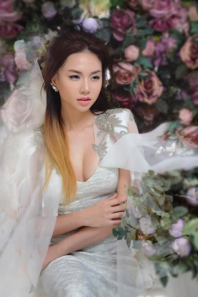 Hình ảnh gợi cảm gần đây được bà xã Victor Vũ đăng tải trên trang cá nhân nhận được nhiều lời khen ngợi nhan sắc.