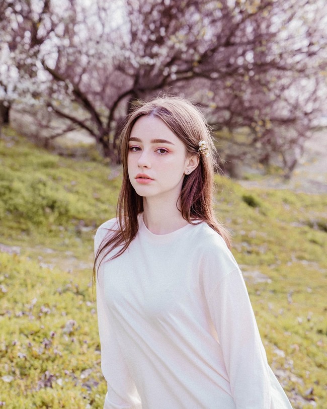 Vẻ đẹp của nàng thơ xứ sở bạch dương Dasha Taran có thể làm xiêu lòng bất cứ ai chỉ với một ánh nhìn.