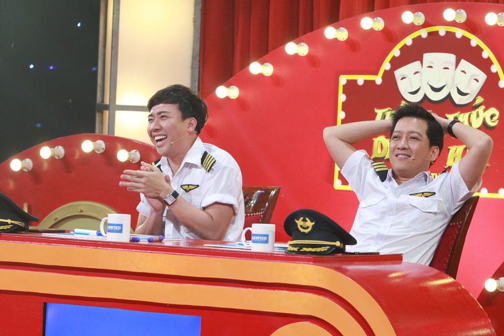 5 chú tiểu gây náo động