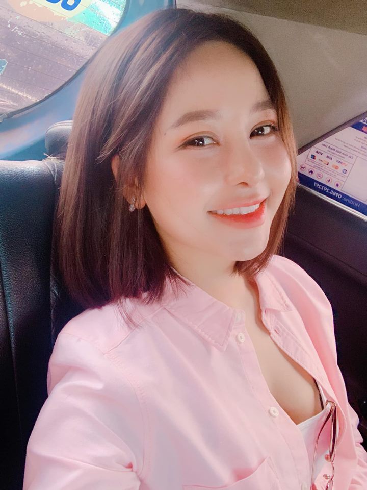 Sau 6 tháng vướng ồn ào lộ clip nóng, hot girl Trâm Anh